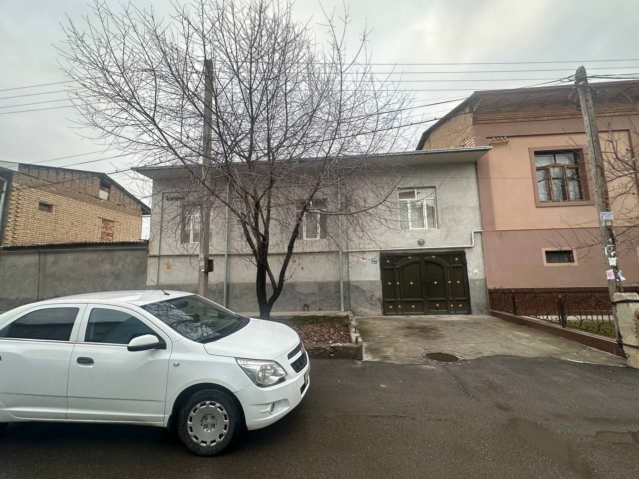 uy sotiladi qora qamishda