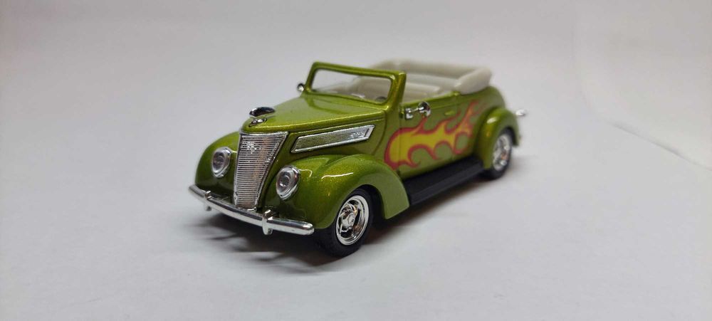 Machete de colectie auto retro scara 1/43