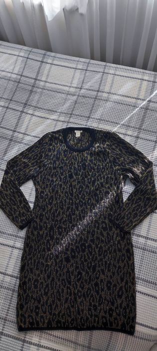 Vând rochie stil casual animal print