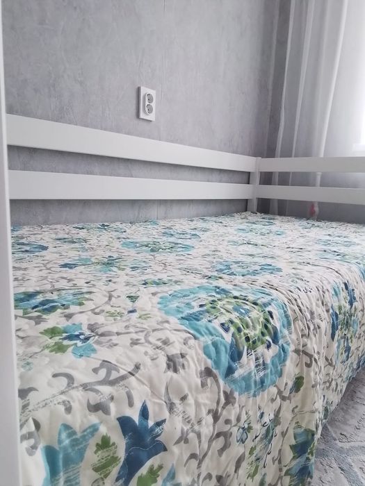 Продам кровать с ортопедическим матрасом