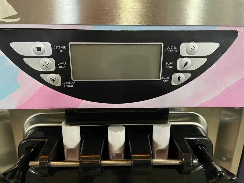 Mașini de înghețată Nou cu 1 an garanție 3000 €