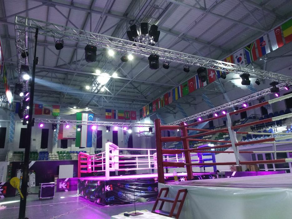 Podium ferma elevator reklar sotamiz va arendaga beramis