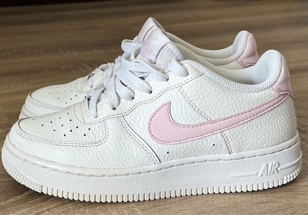 Nike Air Force 1 Low.. marime 35,5