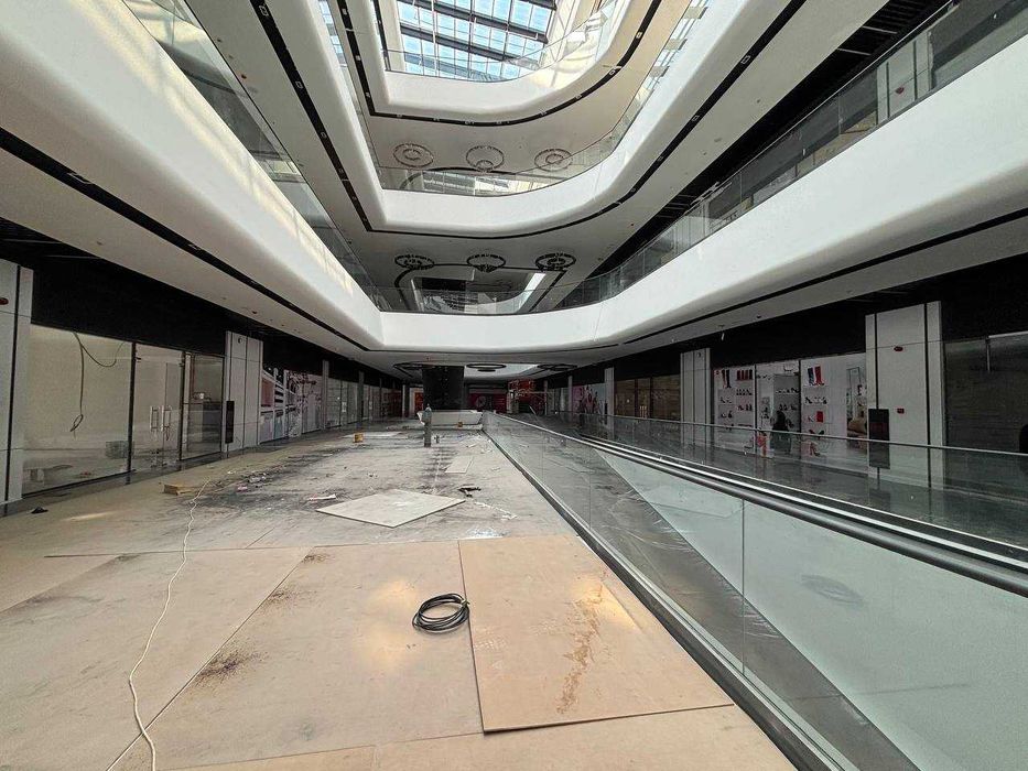 Аренда помещение в 
ТРЦ “PARK IN MALL” Вдоль дороги