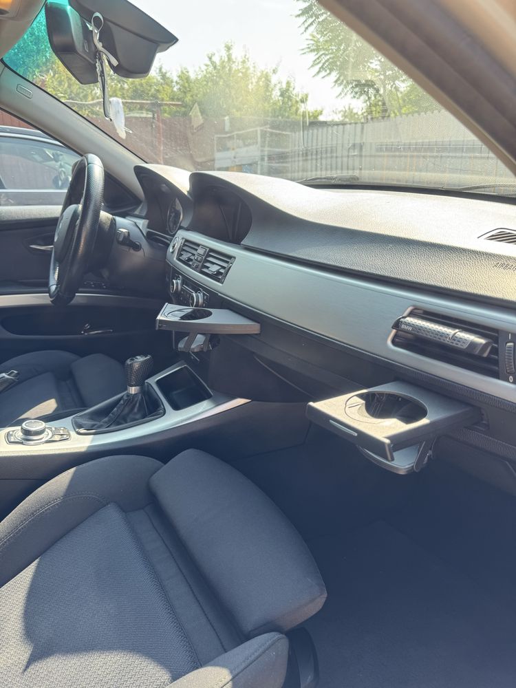 BMW E90 LCI 320d Facelift | Bi-Xenon | Navi | Întreținut