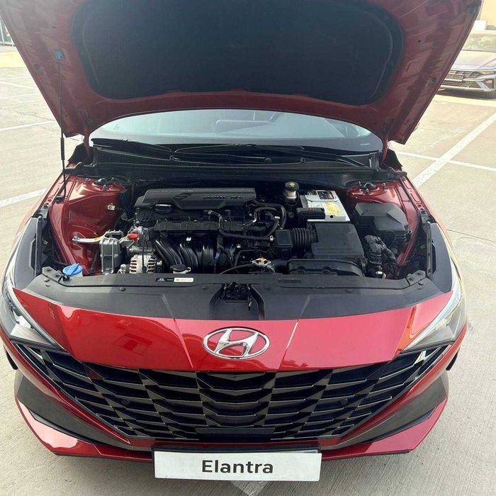 Продаётся Elantra Luxe 2.0л 2021