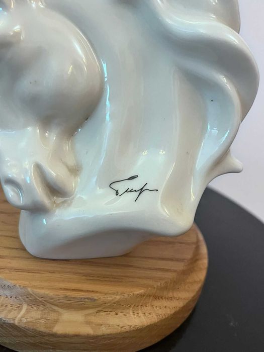 Bibelou expresiv portelan semnat Capodimonte statueta bibeloluri