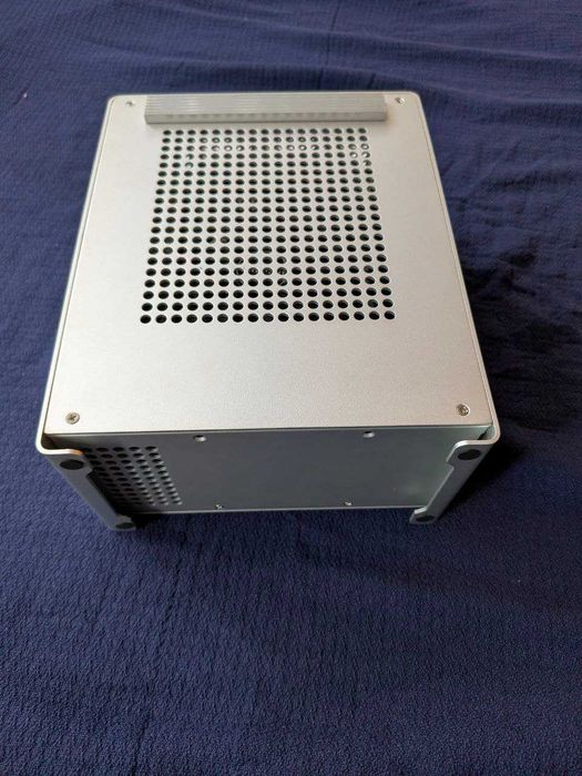 Ултракомпактна компютърна кутия SFF 5л, като Apple. Mini ITX Flex 1U