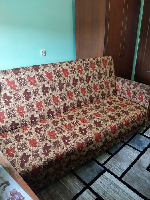 Vând canapea și dulap