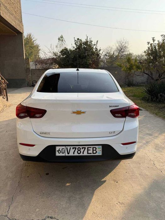 Продается белый Onix LTZ 2023 пробег 14.755км