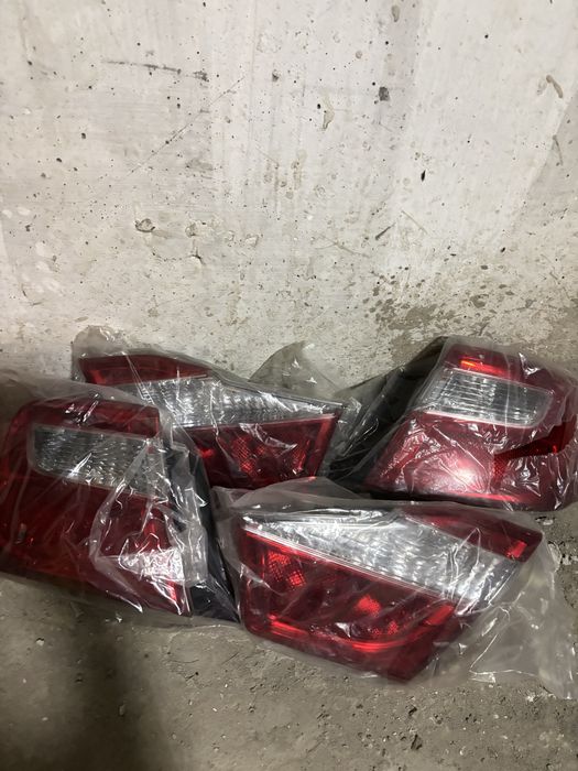 Продам задние фары, задний бампер и пороги