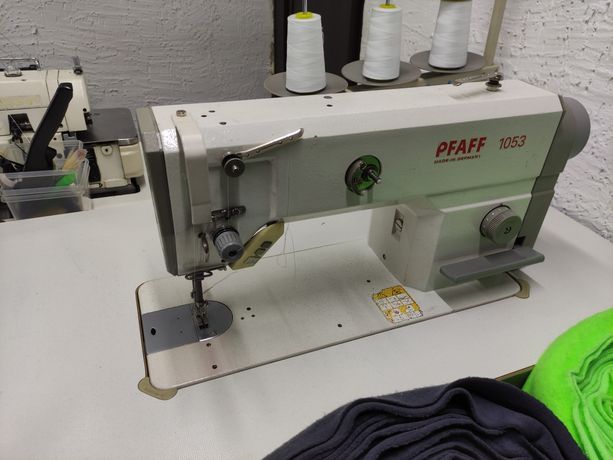 Продам машинку швейную Pfaff 1053