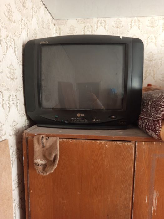Телевизор б/у продам