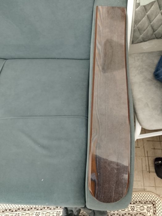 Диван новый срочно продаю