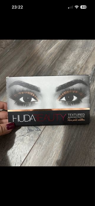 Paleta farduri Huda Beauty