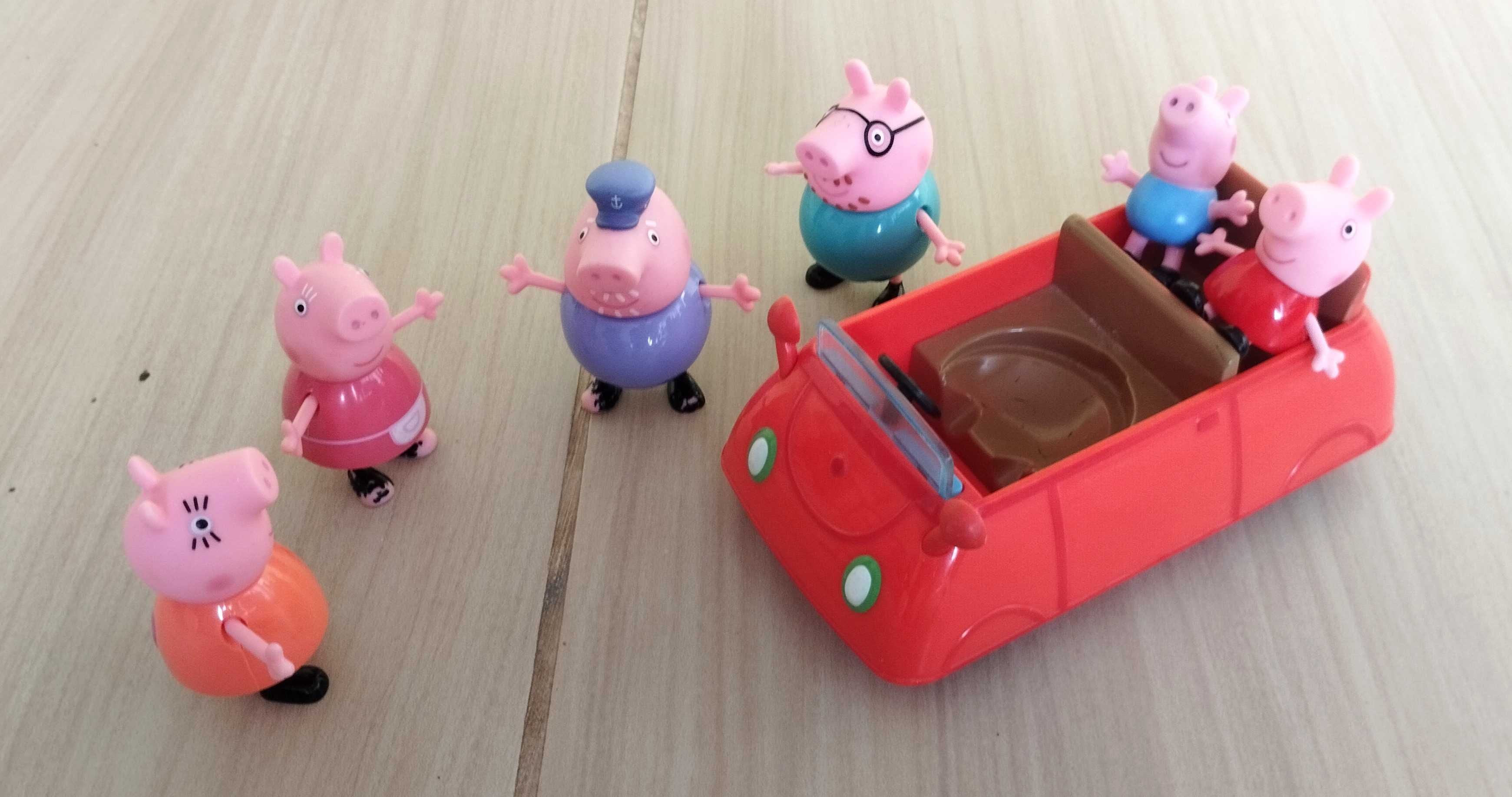 Семейството на Пепа + червената им кола - фигурки / Peppa Pig