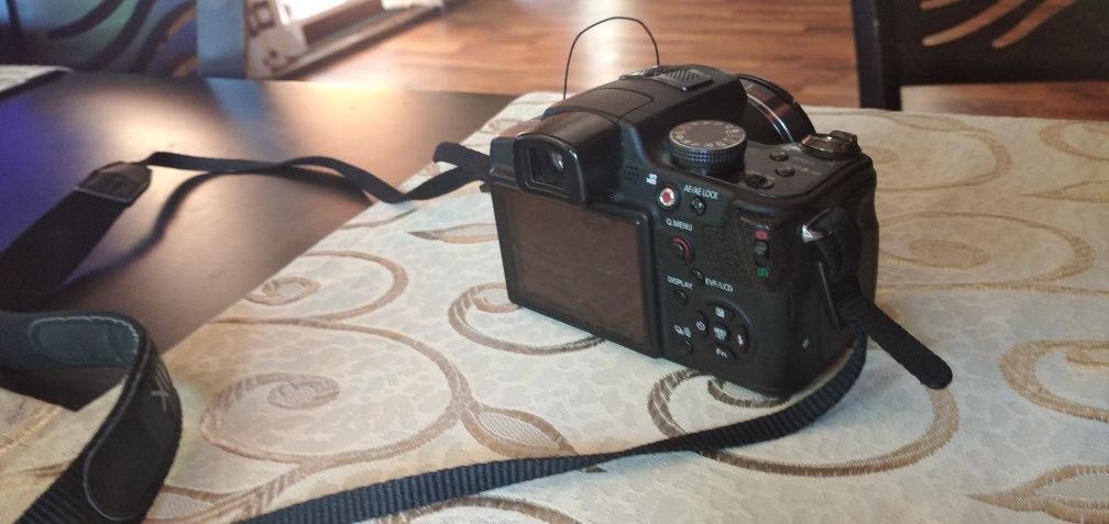 Продавам фотоапарат Panasonic Lumix DMC-FZ38