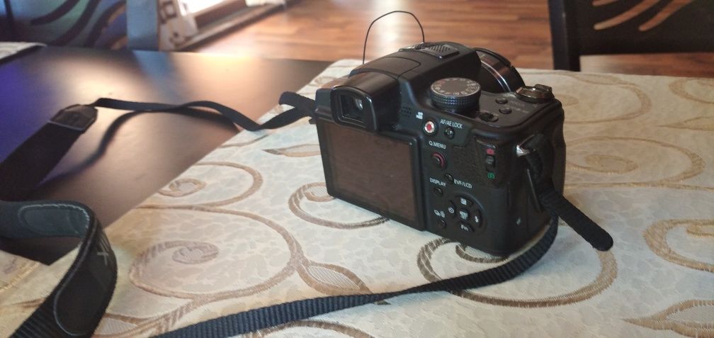 Продавам фотоапарат Panasonic Lumix DMC-FZ38