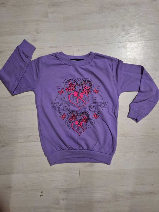 Scoala se apropie ,avem pe stoc bluze pt copii la pret accesibil!