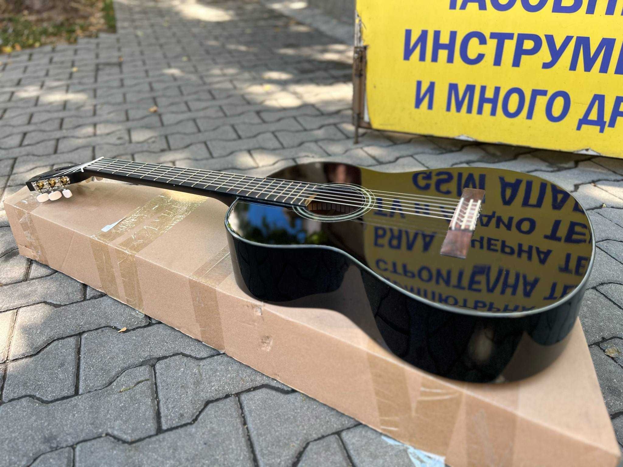 Класическа китара YAMAHA C40 Black / Чисто нова