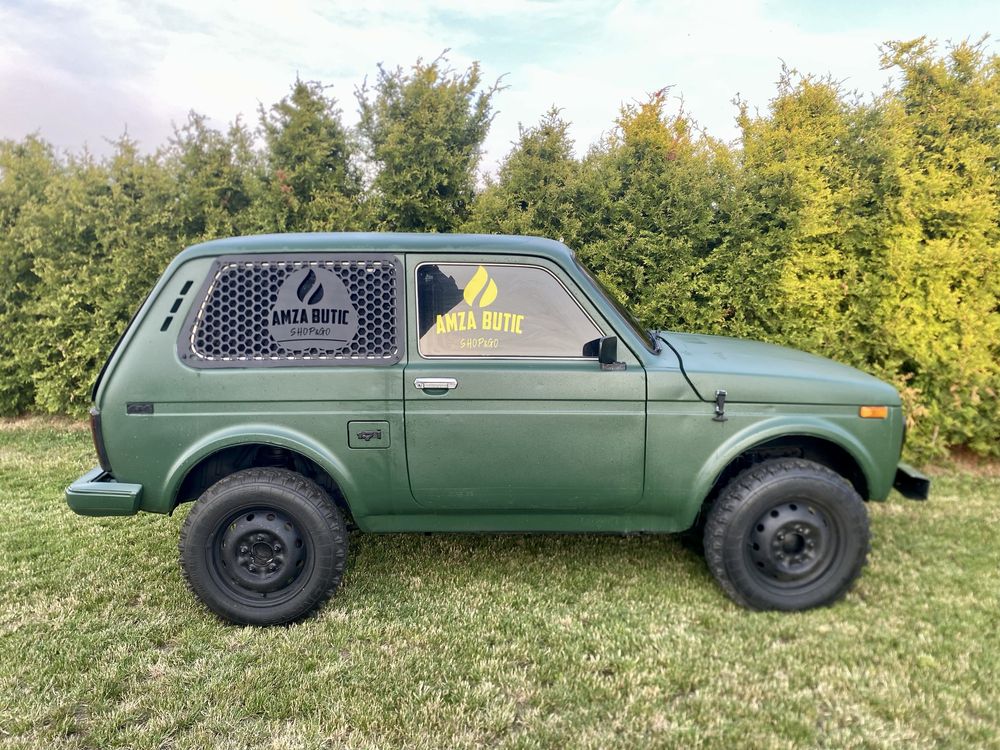 Lada Niva bar mobil