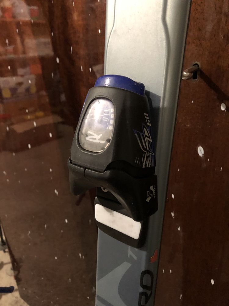 Ски Blizzard сини + автомати Rossignol FD60 ski bindings