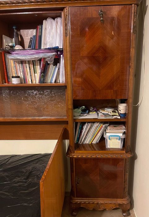 Biblioteca stil florentin din lemn de nuc, design unicat