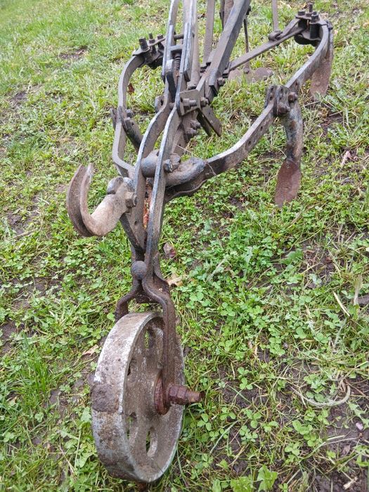 Plug prășitoare veche