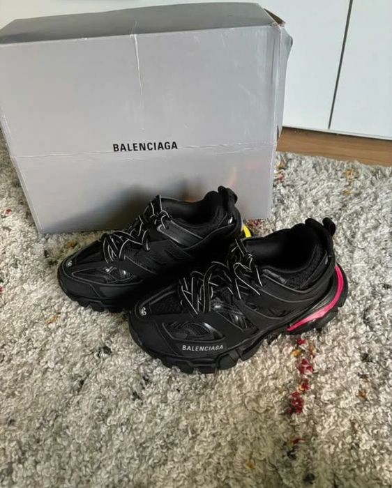 Balenciaga track led
