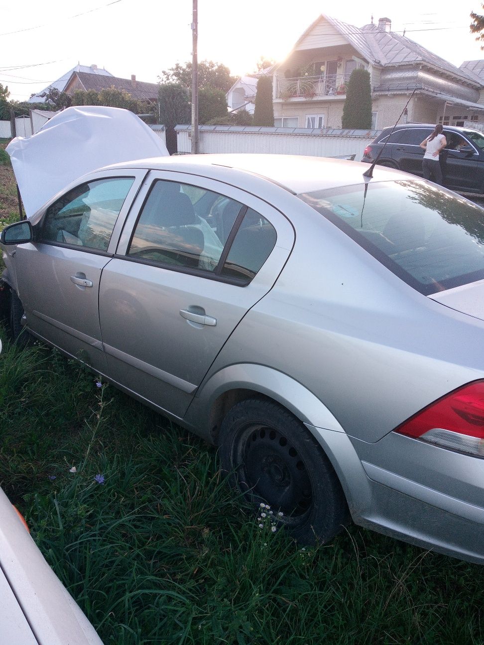 Vând mașină Opel Astra H, 1,8 Benzina