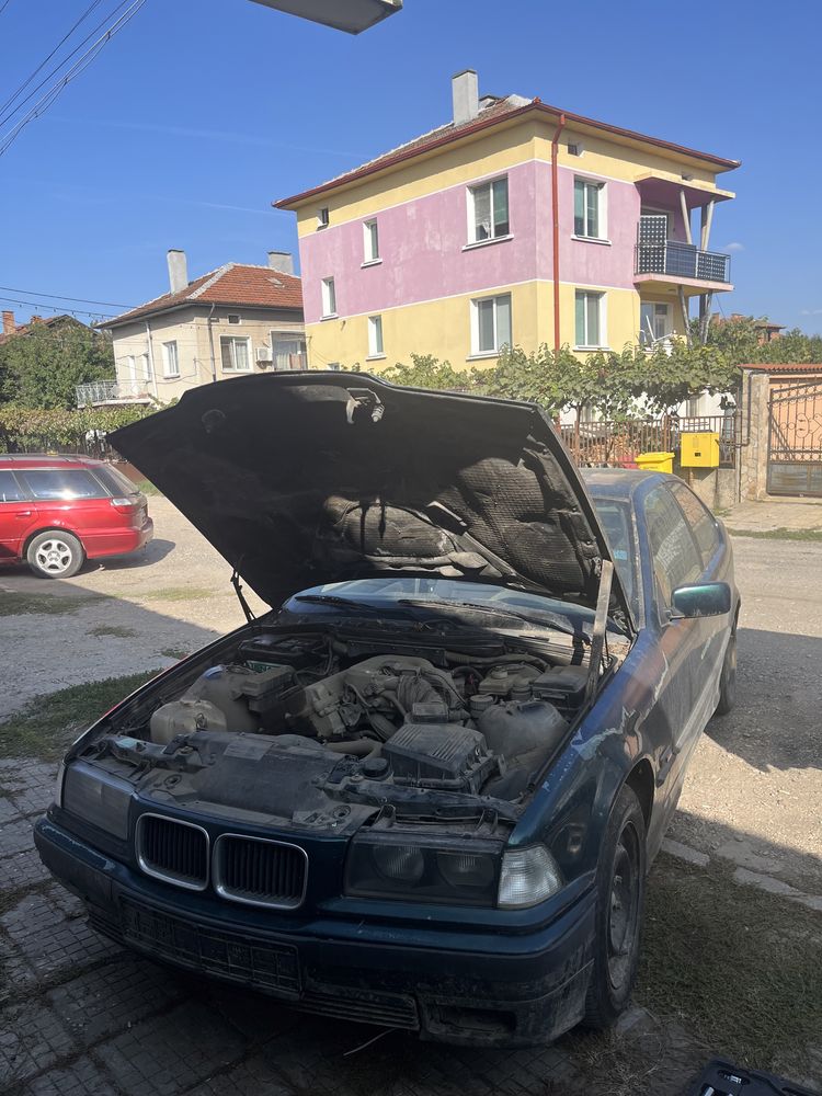 Продавам Bmw 318 is