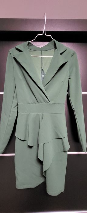 Тъмно зелена дамска рокля