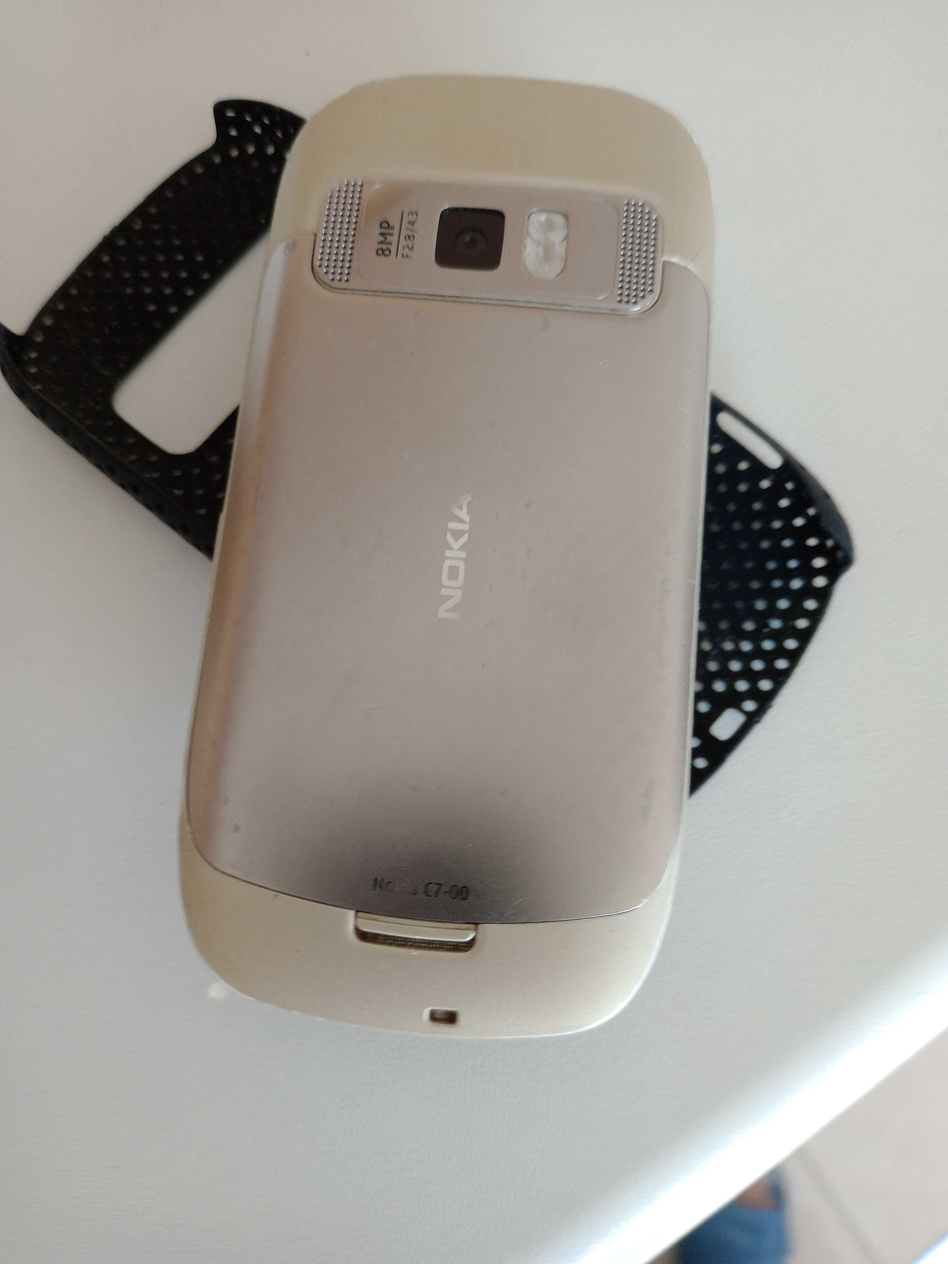 продавам Nokia -C7 като нова +подаръци