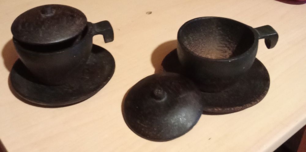 дървени чаши с капаци