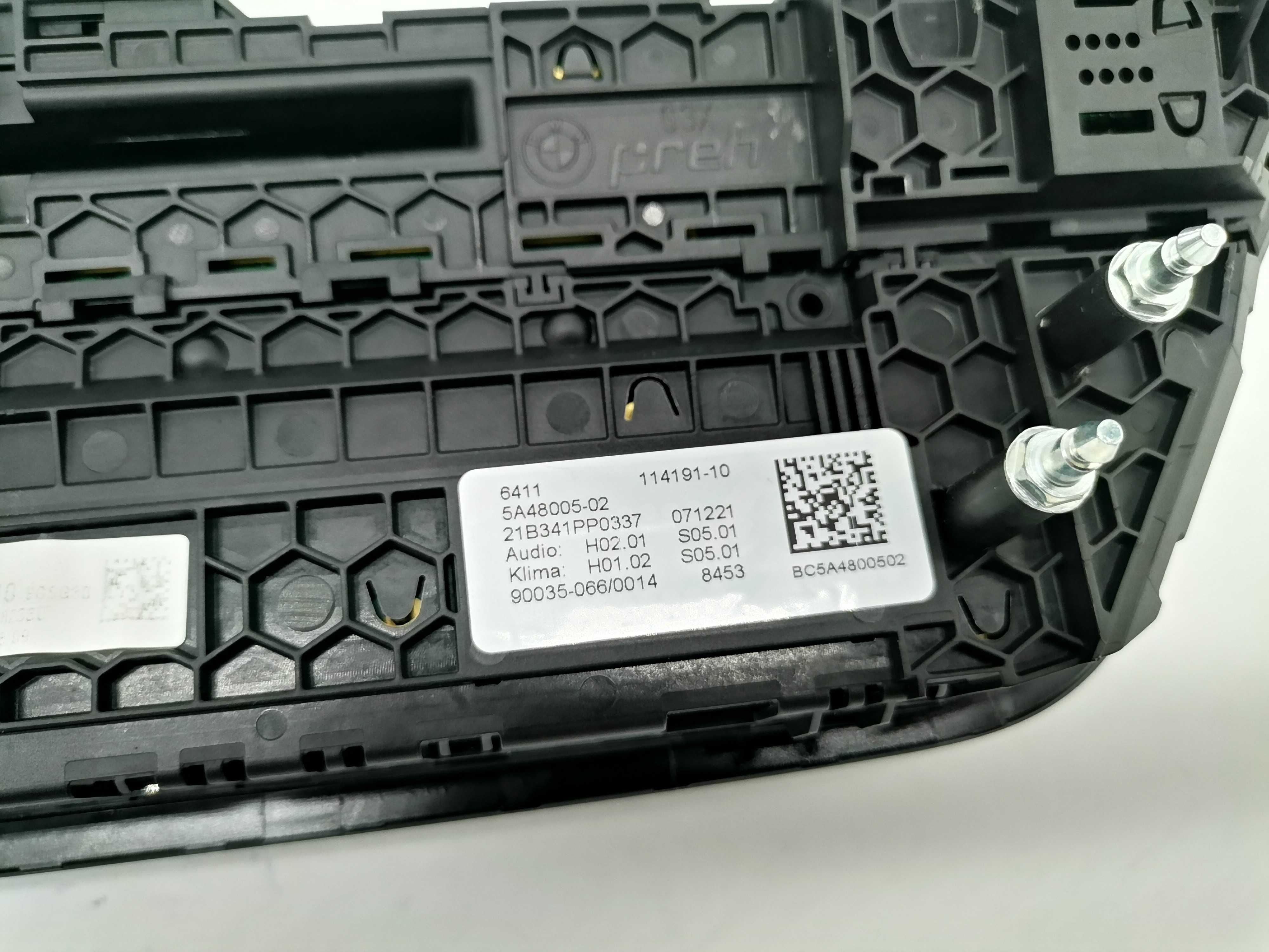 Нов 5A48005 Аудио Климатик Панел BMW G30 G31 Lci
