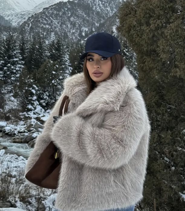 Дамско еко палто с колан. Палта еко косъм