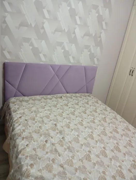 Кровать двуспальная с матрасом