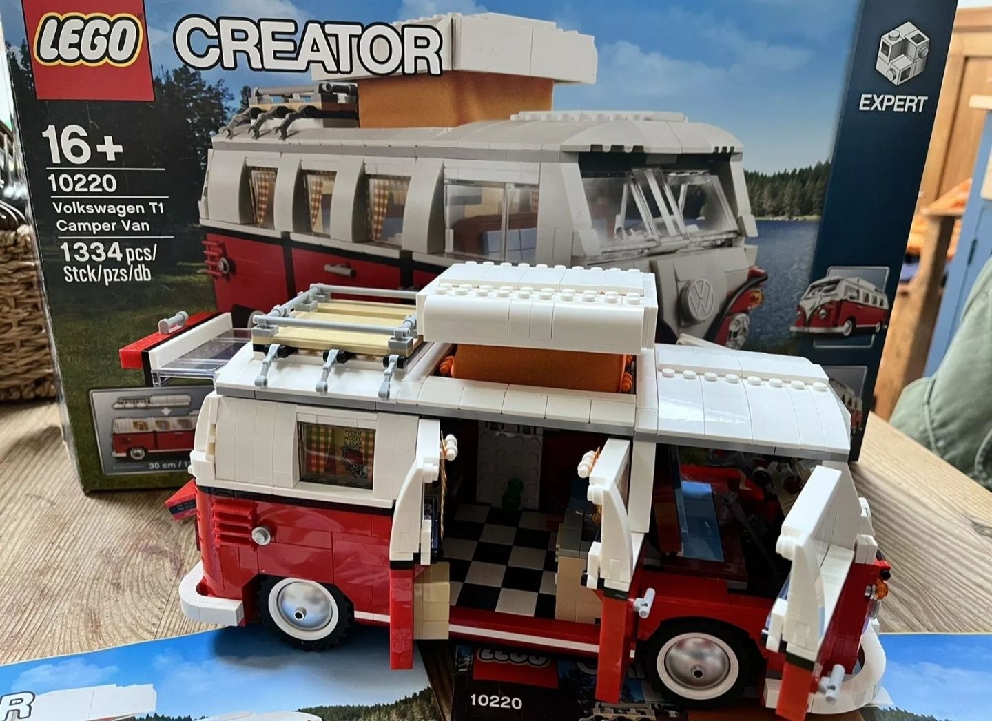 LEGO 10220 Creator Expert Volkswagen T1 Camper Van