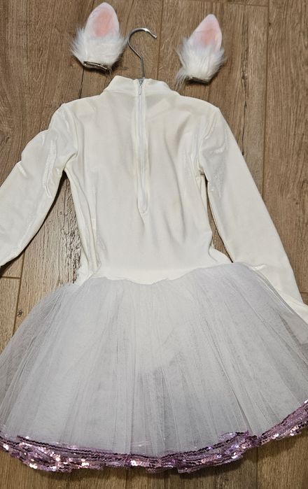 Costum/rochita iepuras, fetite, 10 ani
