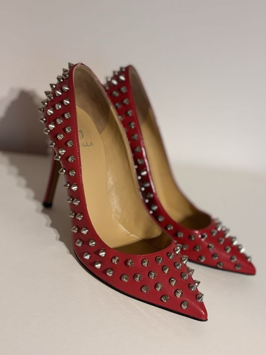 Pantofi roșii cu ținte – mărimea 37 – stare foarte bună