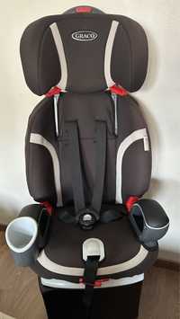 Vand scaun auto pentru copii , se face si inaltator ,maxim 36 kg