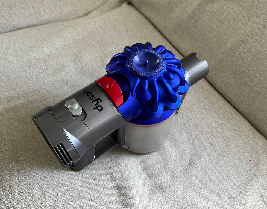Aspirator Dyson V7 - corp fara accesorii si baterie - bun - verificat