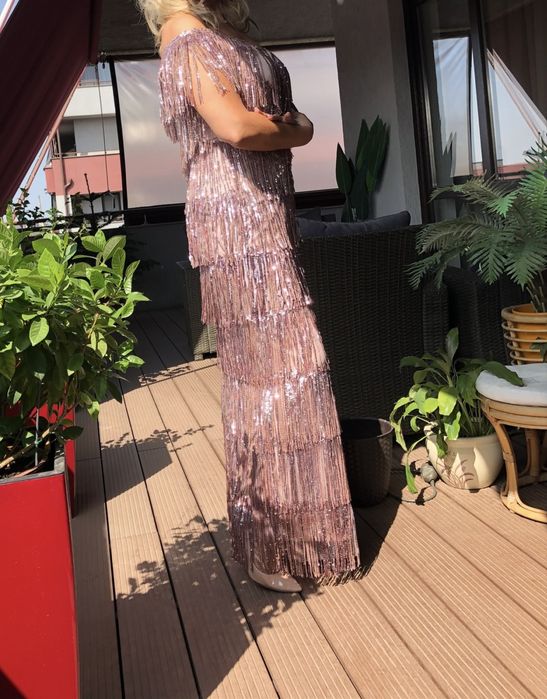 Rochie eleganta seara, stare foarte buna.