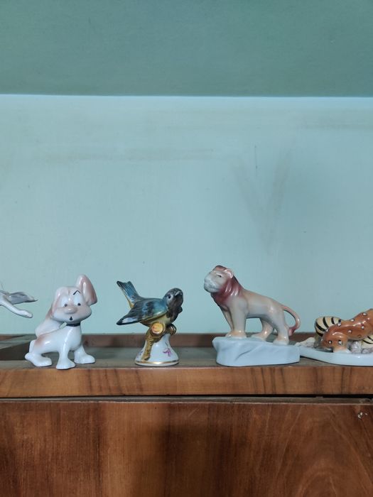 Vând bibelouri diferite modele și mărimi