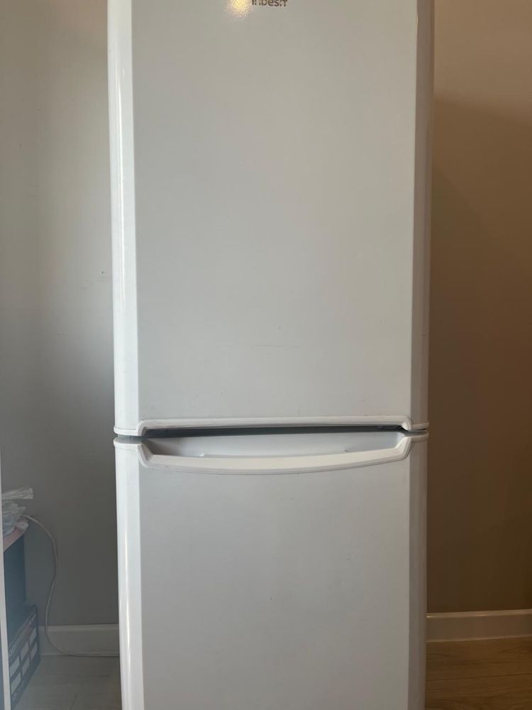 Холодильник Indesit B16.025 двухкамерный