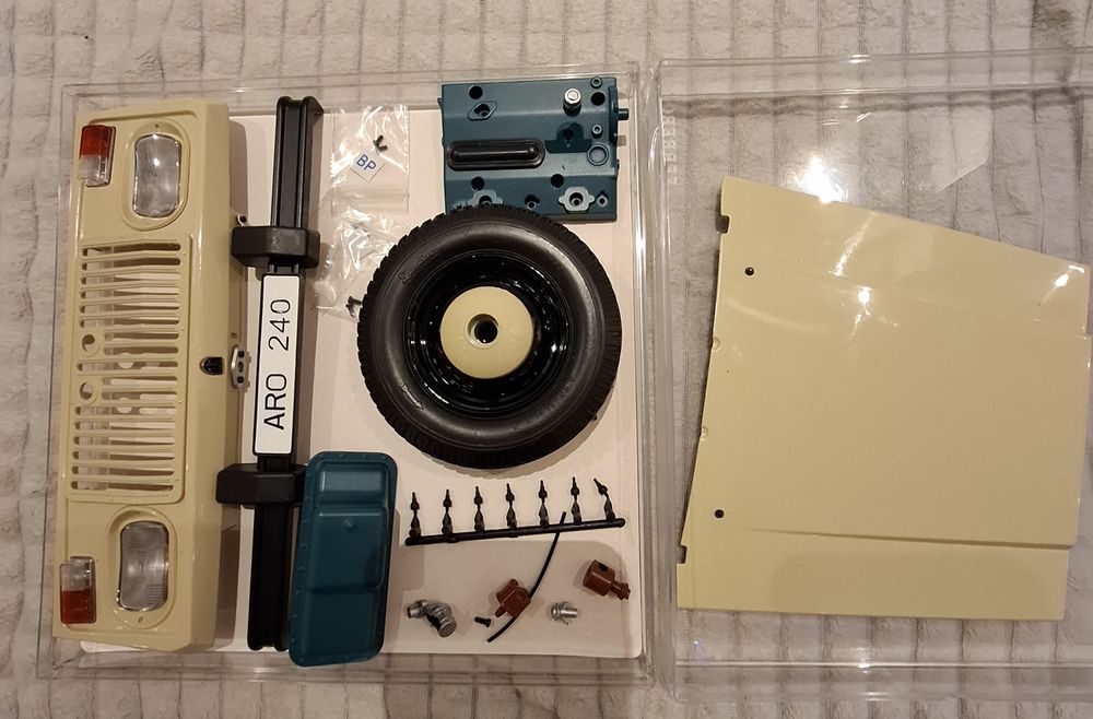 Macheta Aro 240 -  scara 1/8 in lucru de la nr.1 la 5