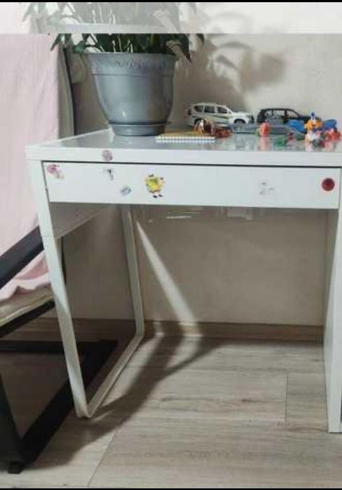 Парта от Икеа, белая