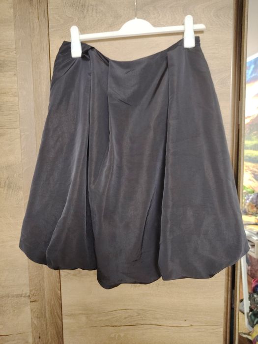 Fusta eleganta neagra