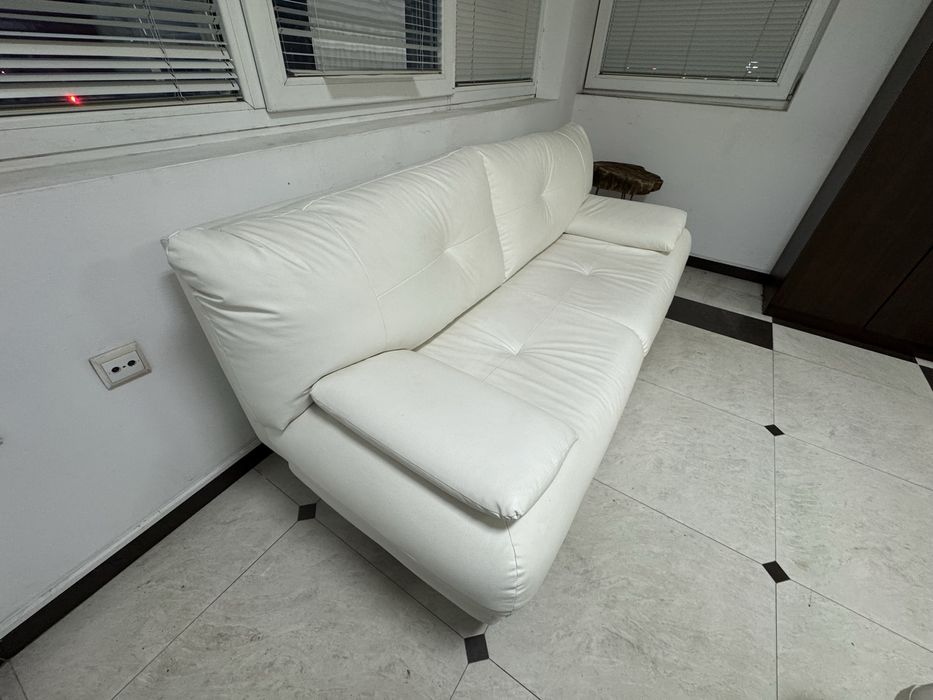 Офис мебели - бюро и дивани