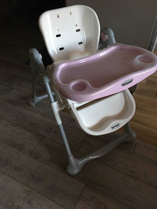 Детский столик для кормления.